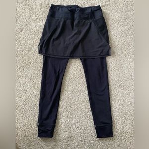 Athleta fleeced lined skirt with leggings. Size M. Black